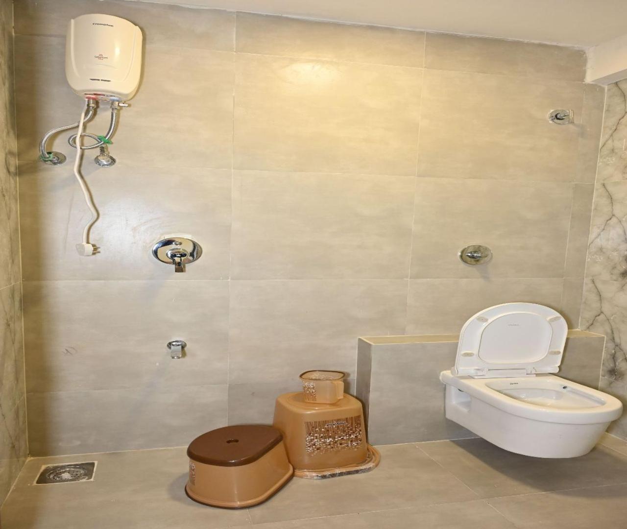 Hotel Avadh Palace, Subhash Bridge, Rto Circle, אחמדאבאד מראה חיצוני תמונה