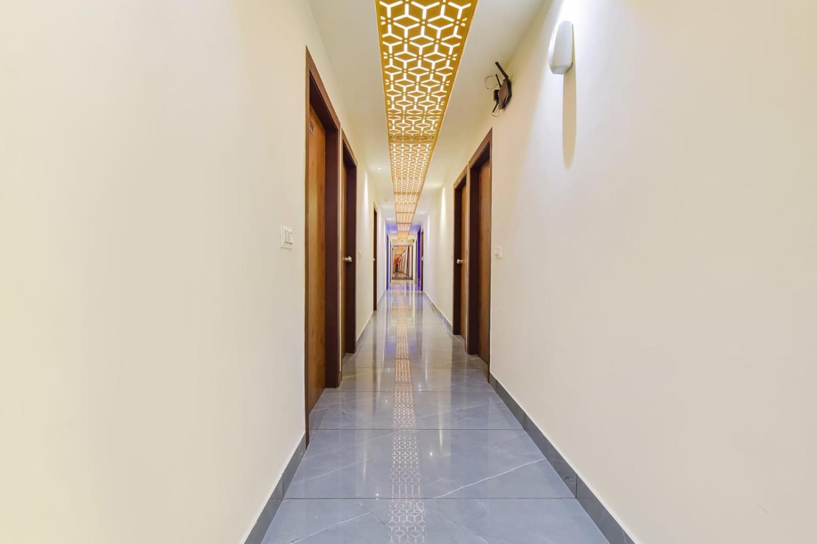 Hotel Avadh Palace, Subhash Bridge, Rto Circle, אחמדאבאד מראה חיצוני תמונה