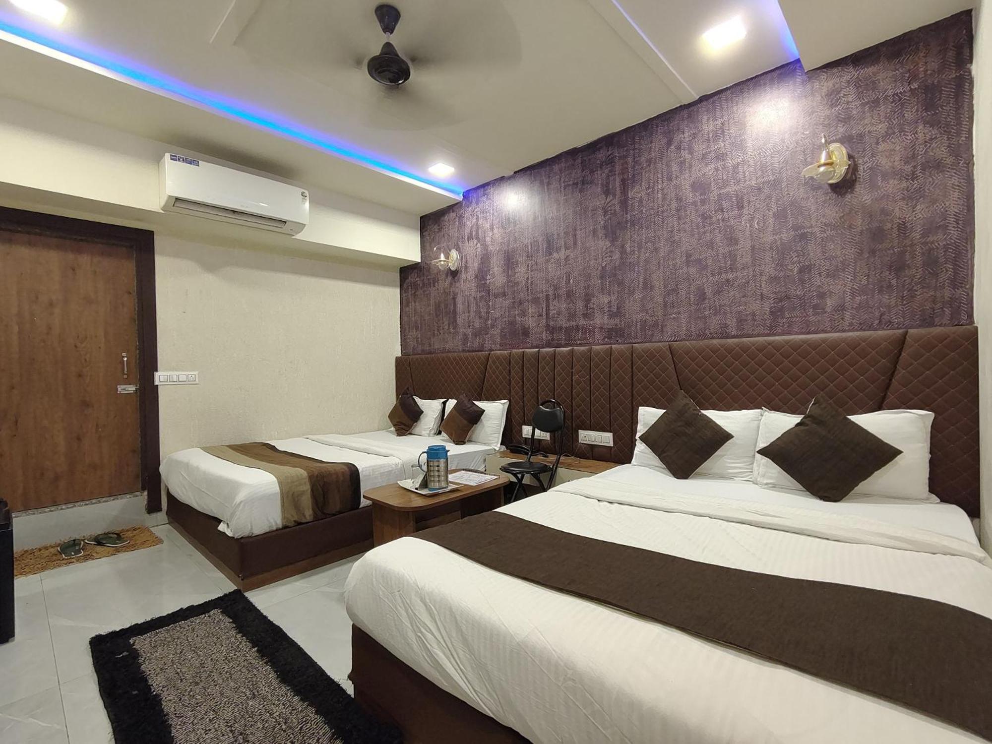 Hotel Avadh Palace, Subhash Bridge, Rto Circle, אחמדאבאד מראה חיצוני תמונה