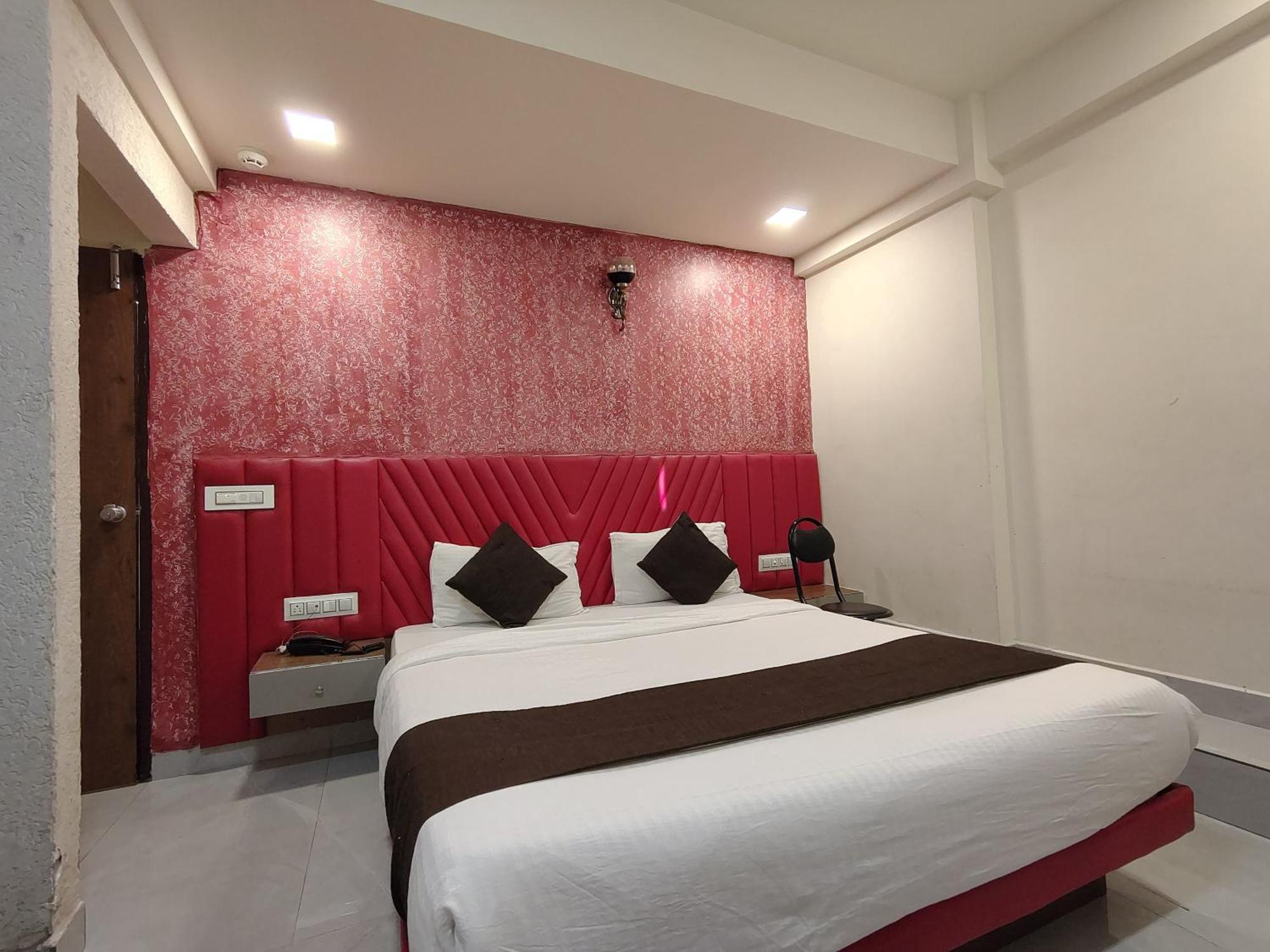 Hotel Avadh Palace, Subhash Bridge, Rto Circle, אחמדאבאד מראה חיצוני תמונה
