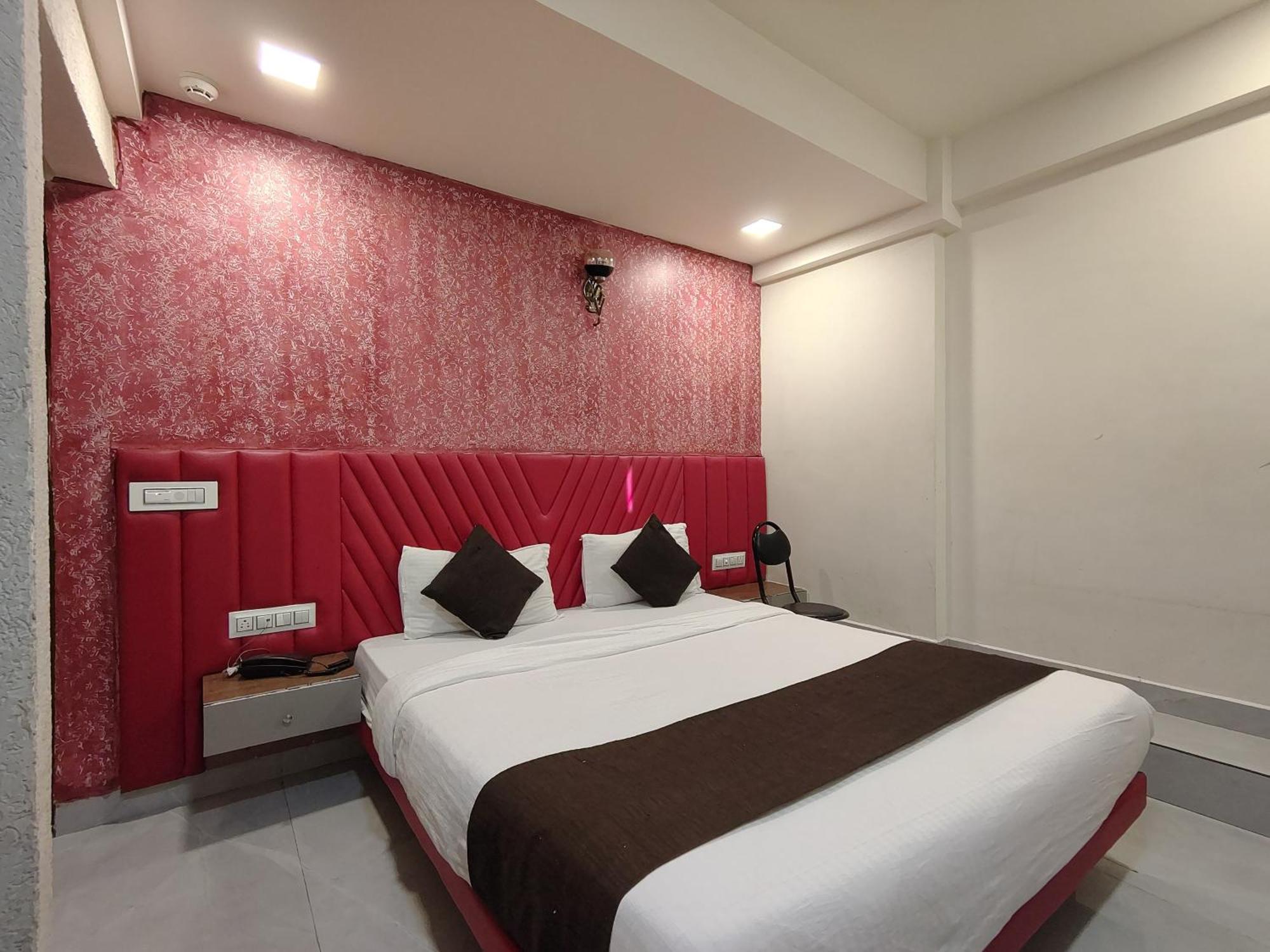 Hotel Avadh Palace, Subhash Bridge, Rto Circle, אחמדאבאד מראה חיצוני תמונה
