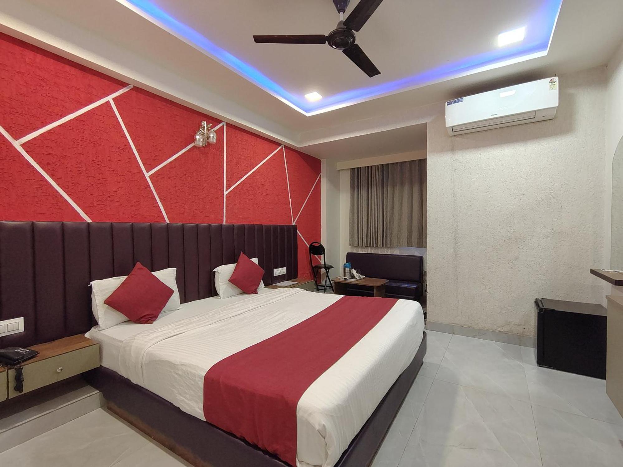 Hotel Avadh Palace, Subhash Bridge, Rto Circle, אחמדאבאד מראה חיצוני תמונה