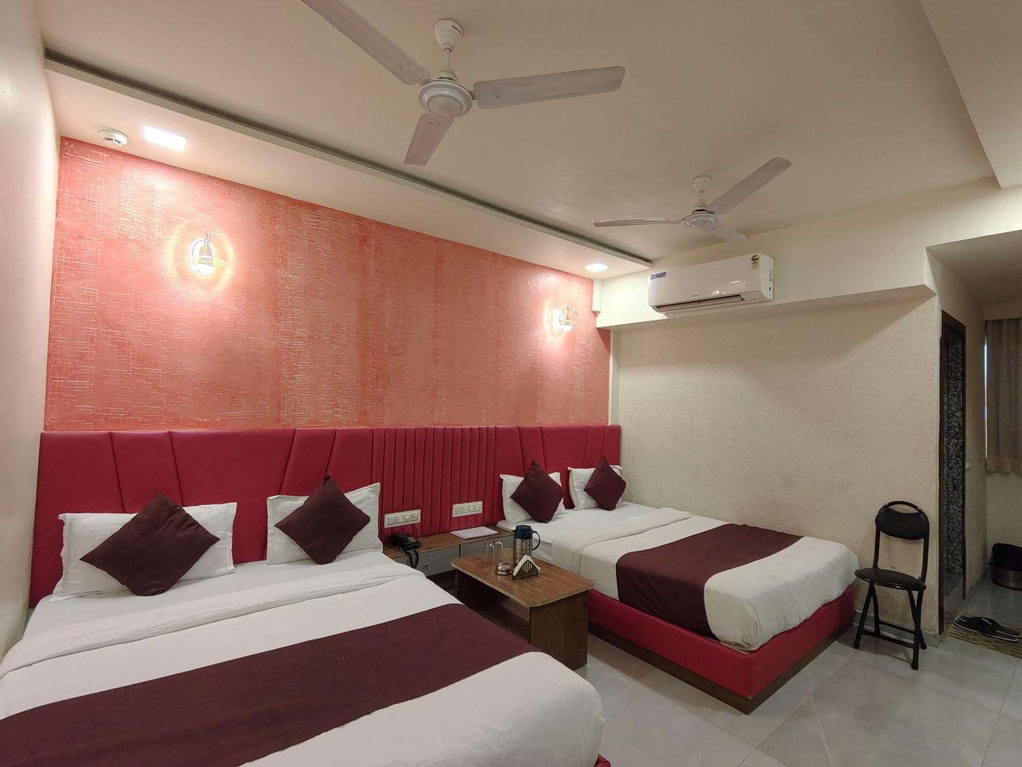 Hotel Avadh Palace, Subhash Bridge, Rto Circle, אחמדאבאד מראה חיצוני תמונה