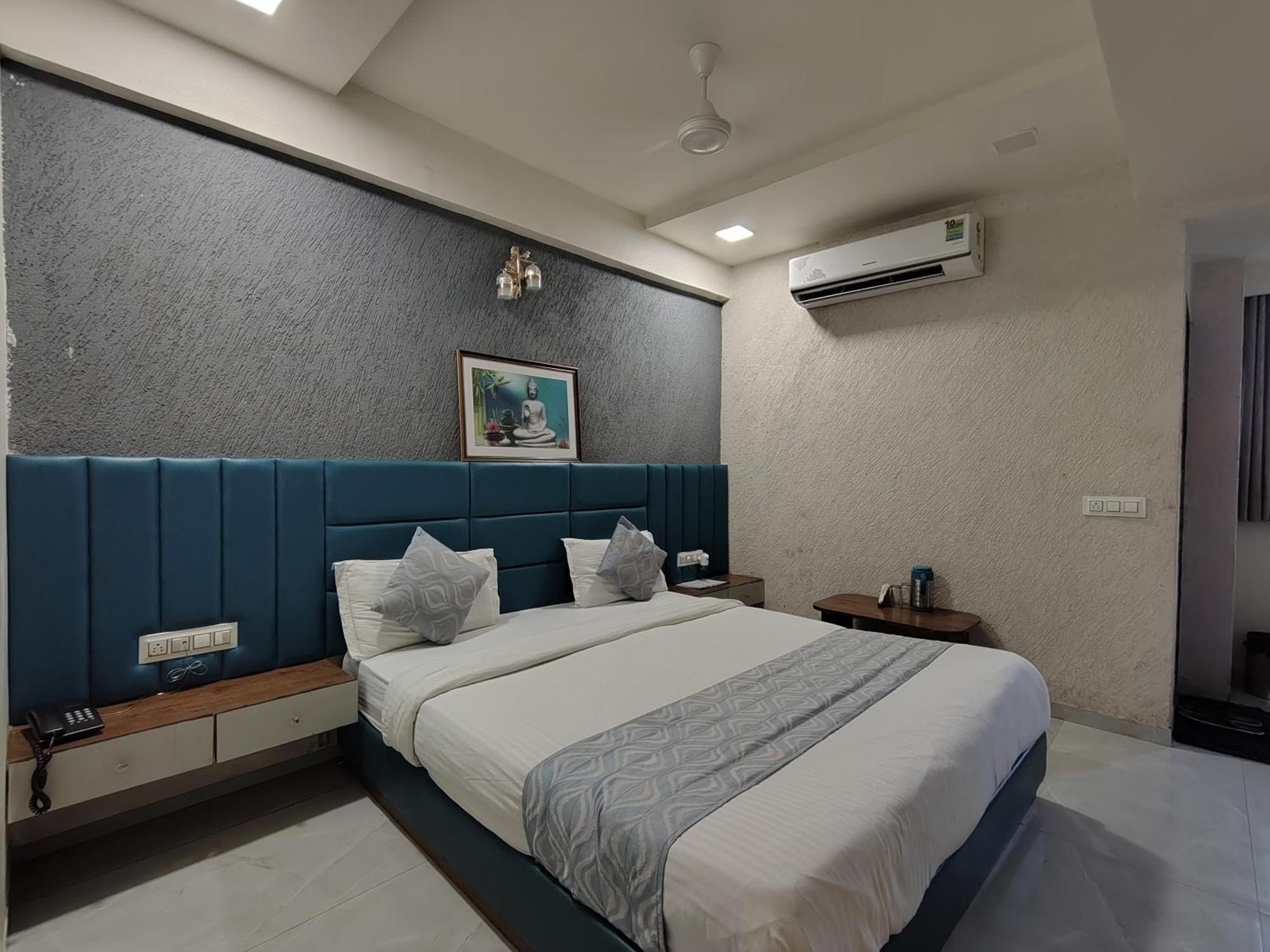 Hotel Avadh Palace, Subhash Bridge, Rto Circle, אחמדאבאד מראה חיצוני תמונה